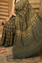 Load image into Gallery viewer, SIYA COTTON ZARI MUKHDA AJRAKH SAREE
