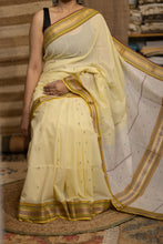 Load image into Gallery viewer, TRAPI MAHESHWARI COTTON PALE YELLOW BOOTI SAREE
