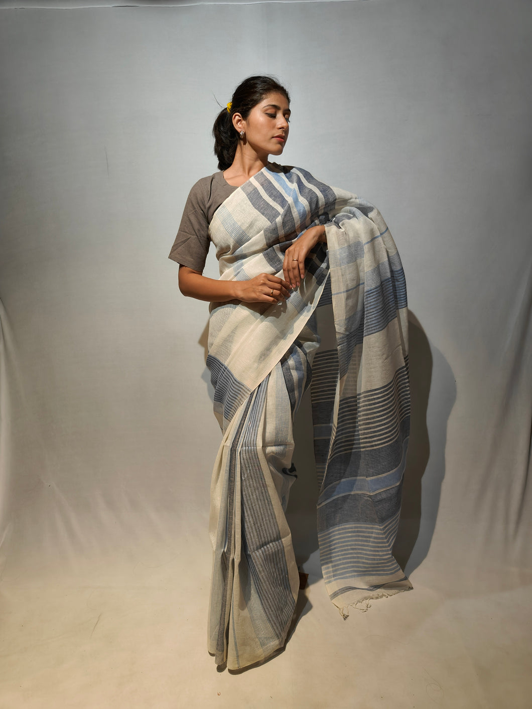 LINEN-LI LINEN HANDWOVEN SAREE