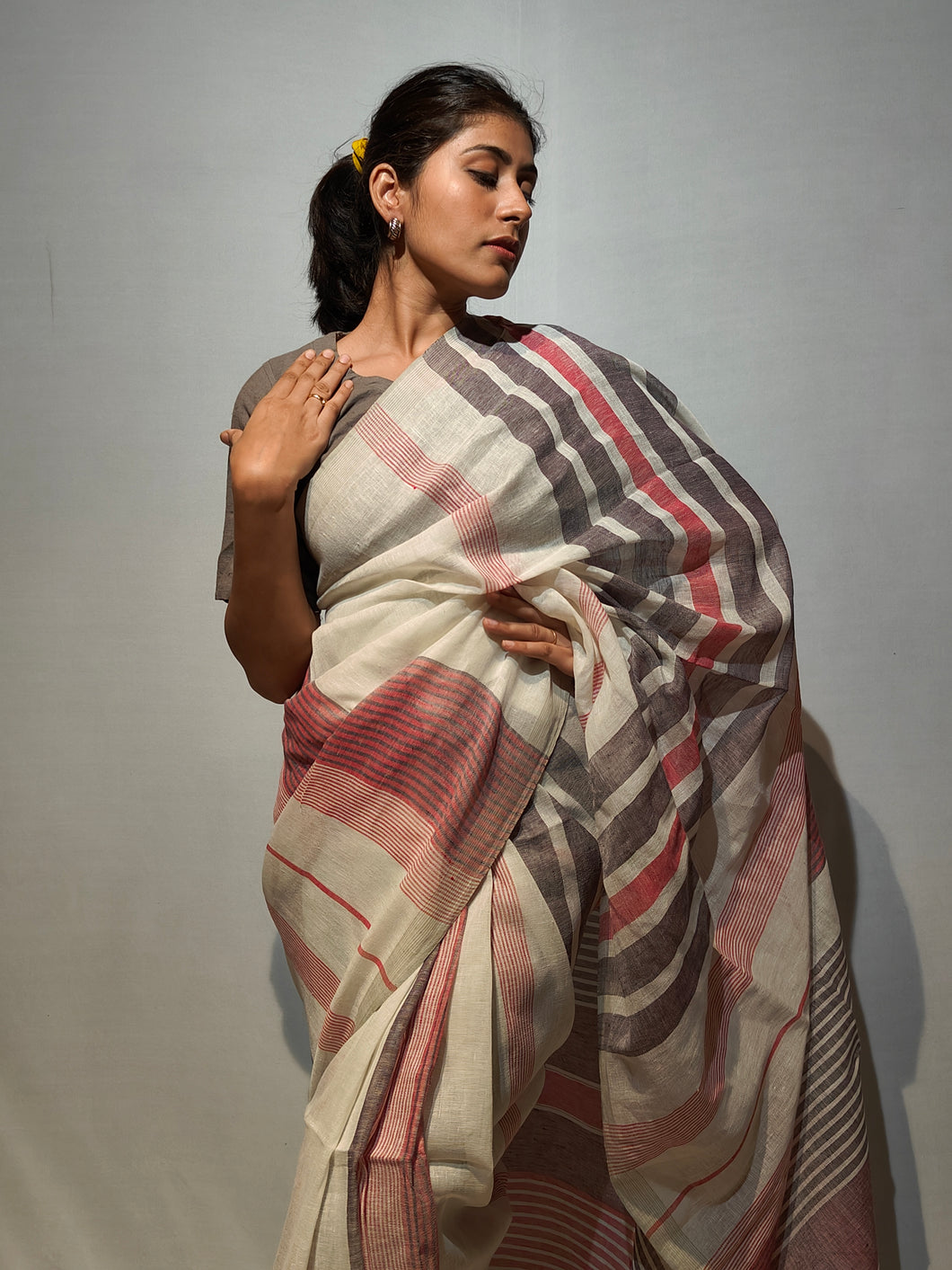 LINEN-LI LINEN HANDWOVEN SAREE