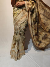 Load image into Gallery viewer, QUEEN COTTON LINEN DOBBY ECO PRINT SAREE
