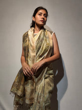 Load image into Gallery viewer, QUEEN COTTON LINEN DOBBY ECO PRINT SAREE
