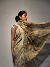 Load image into Gallery viewer, QUEEN COTTON LINEN DOBBY ECO PRINT SAREE
