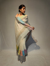 Load image into Gallery viewer, RAGINI COTTON BOOTI ZARI HANDWOVEN SAREE
