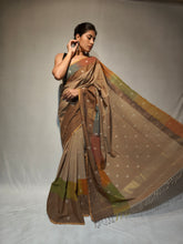 Load image into Gallery viewer, SINNI COTTON BOOTI HANDWOVEN SAREE
