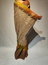 Load image into Gallery viewer, SINNI COTTON BOOTI HANDWOVEN SAREE
