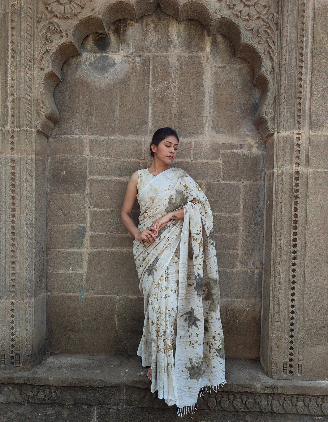 VRITTI LINEN ECO PRINT HANDWOVEN SAREE