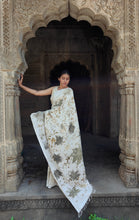 Load image into Gallery viewer, VRITTI LINEN ECO PRINT HANDWOVEN SAREE
