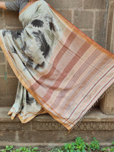 Load image into Gallery viewer, VENUS COTTON KHADI DOBBY ZARI ECO PRINT HANDWOVEN SAREE
